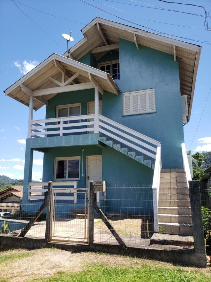 Lugar Encantador Com Patio, Proximo Ao Portico De *
